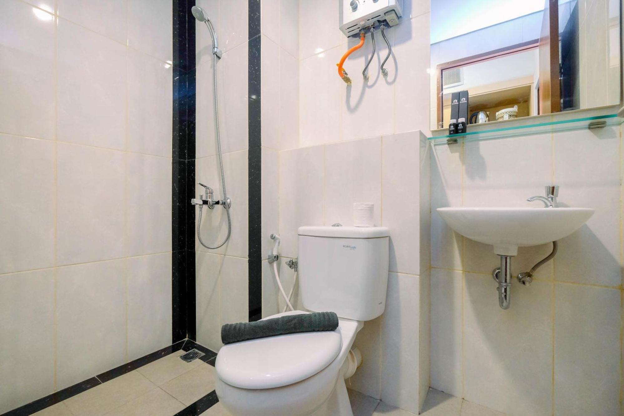 Apartemen Stunning 1br At Grand Kamala Lagoon By Travelio Bekasi